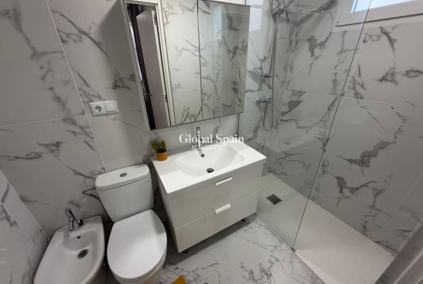 Resale - HOUSE -
TORREVIEJA - Cabo Cervera