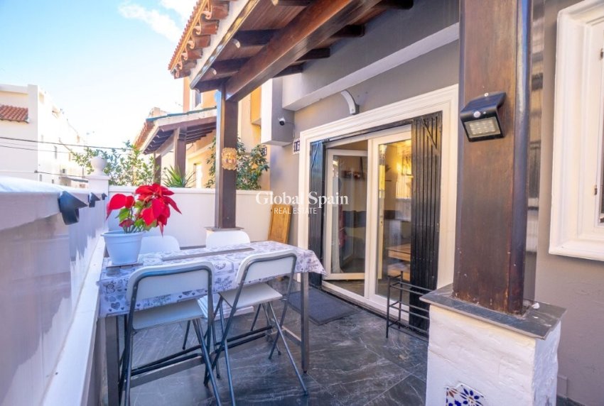 Resale - HOUSE -
TORREVIEJA - Cabo Cervera