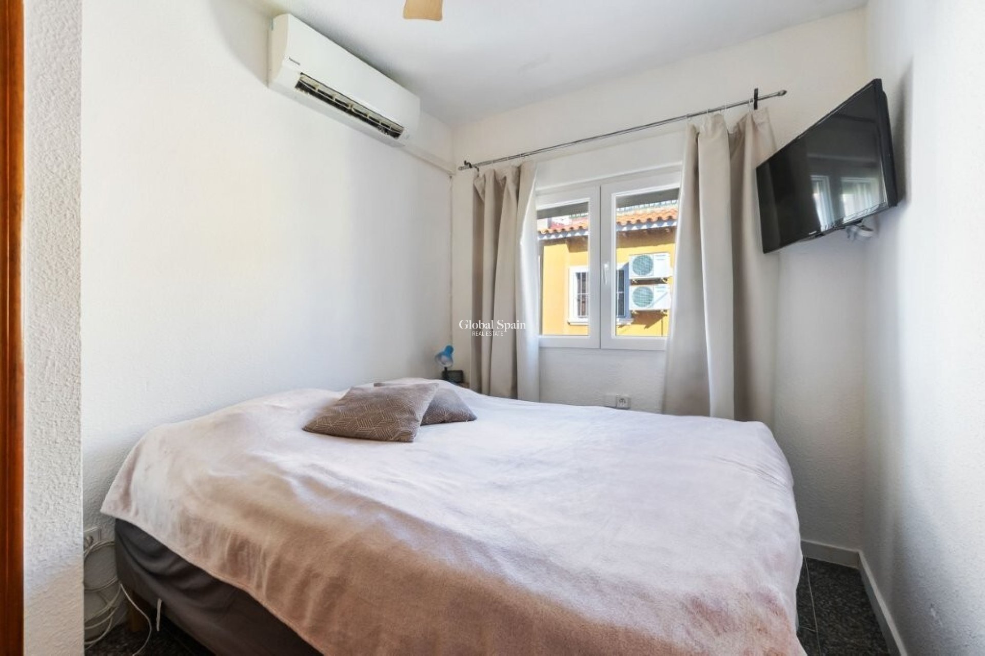 Resale - HOUSE -
TORREVIEJA - Cabo Cervera