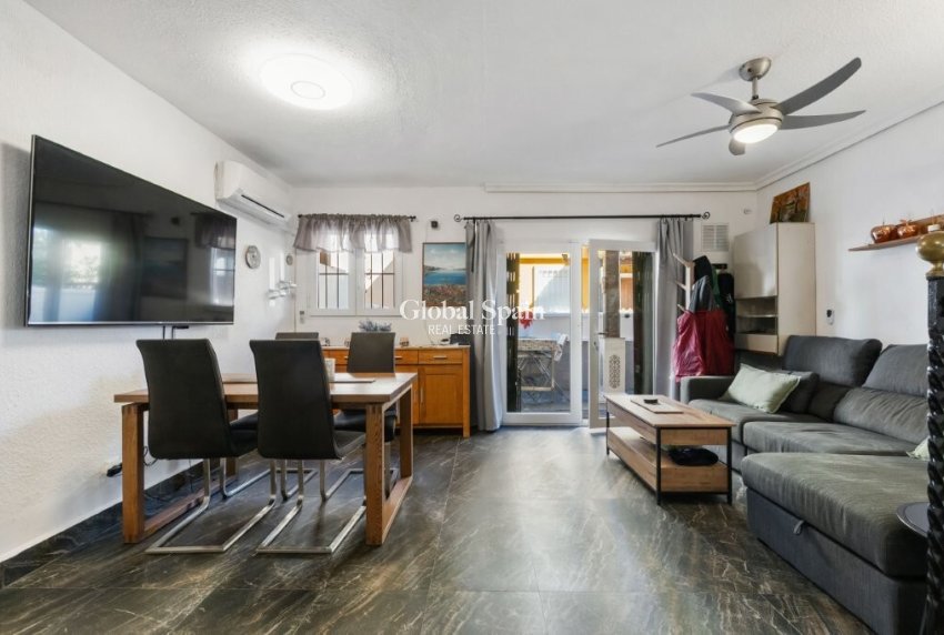 Resale - HOUSE -
TORREVIEJA - Cabo Cervera