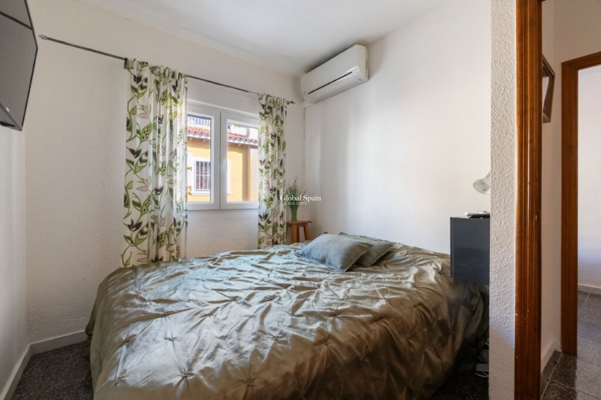 Resale - HOUSE -
TORREVIEJA - Cabo Cervera