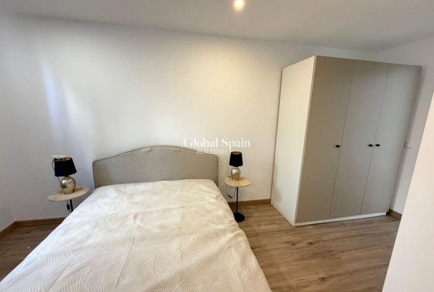 Resale - HOUSE -
TORREVIEJA - Cabo Cervera