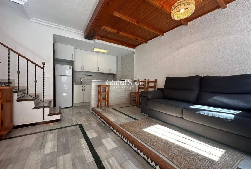 Resale - HOUSE -
TORREVIEJA - Cabo Cervera