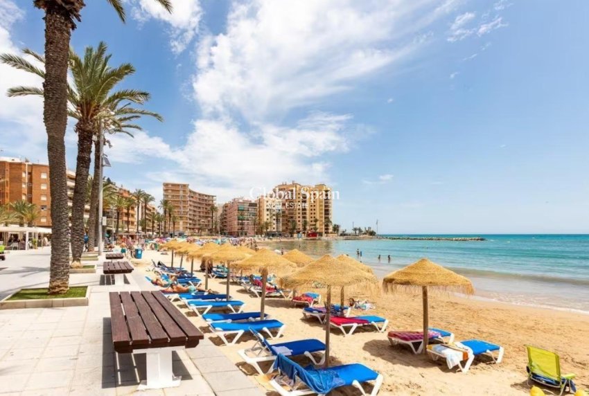 Resale - HOUSE -
TORREVIEJA - Cabo Cervera