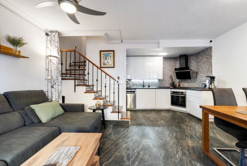 Resale - HOUSE -
TORREVIEJA - Cabo Cervera