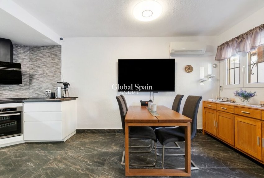 Resale - HOUSE -
TORREVIEJA - Cabo Cervera