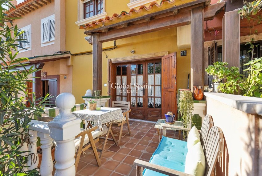 Resale - HOUSE -
TORREVIEJA - Cala de cabo cervera