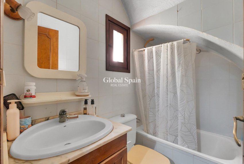 Resale - HOUSE -
TORREVIEJA - Cala de cabo cervera
