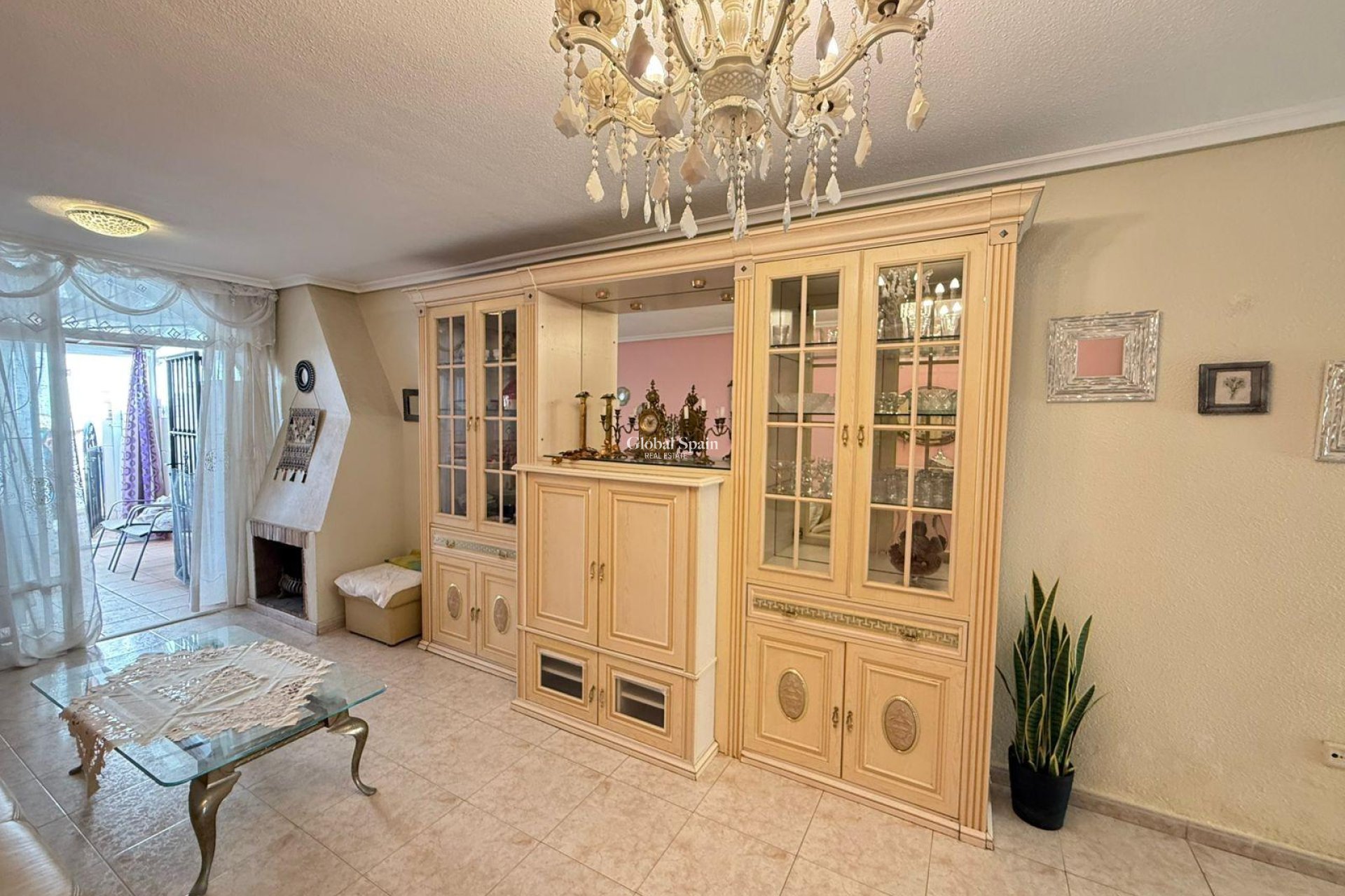 Resale - HOUSE -
TORREVIEJA - Calas blanca