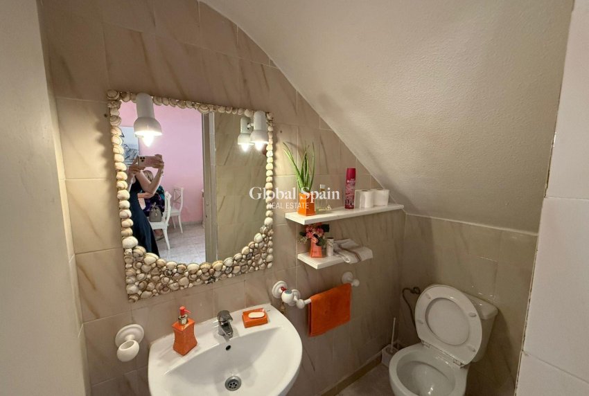 Resale - HOUSE -
TORREVIEJA - Calas blanca