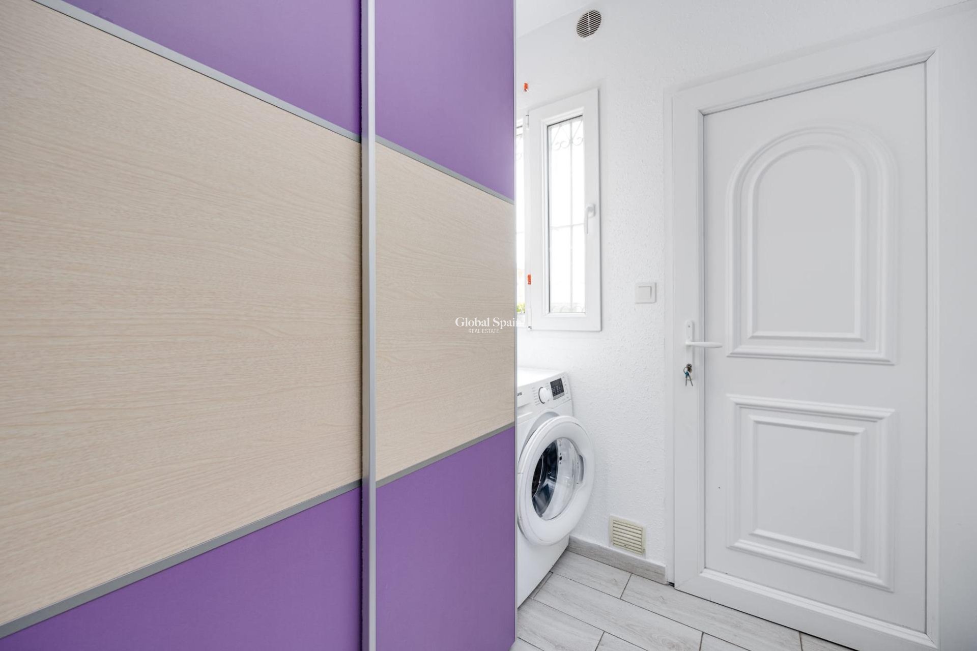 Resale - HOUSE -
TORREVIEJA - Calas blanca