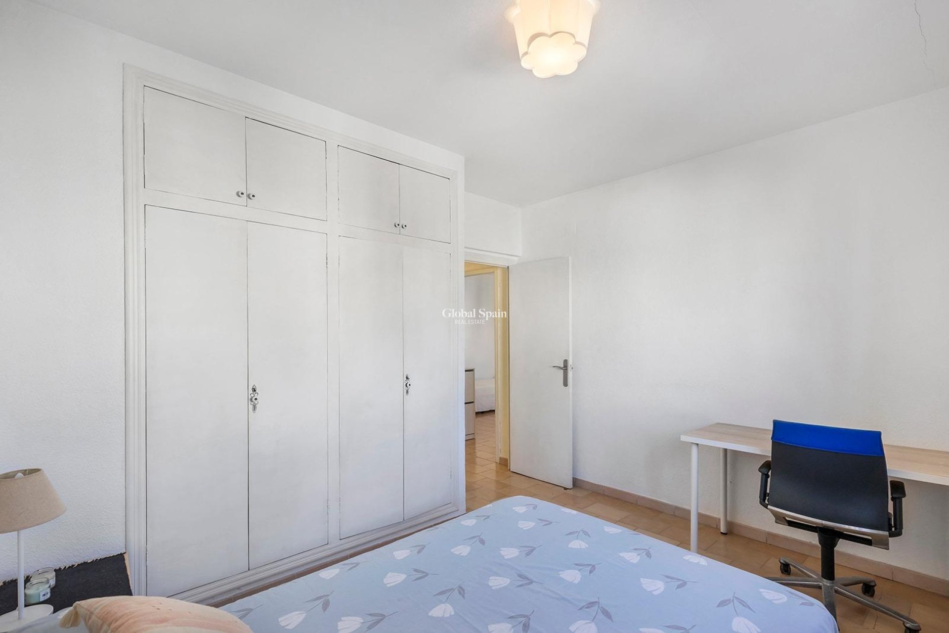 Resale - HOUSE -
TORREVIEJA - Calas blanca