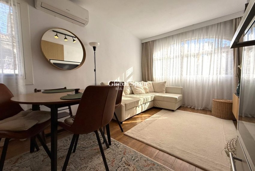 Resale - HOUSE -
TORREVIEJA - Calas blanca