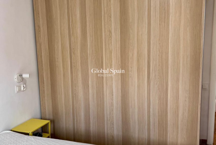 Resale - HOUSE -
TORREVIEJA - Calas blanca