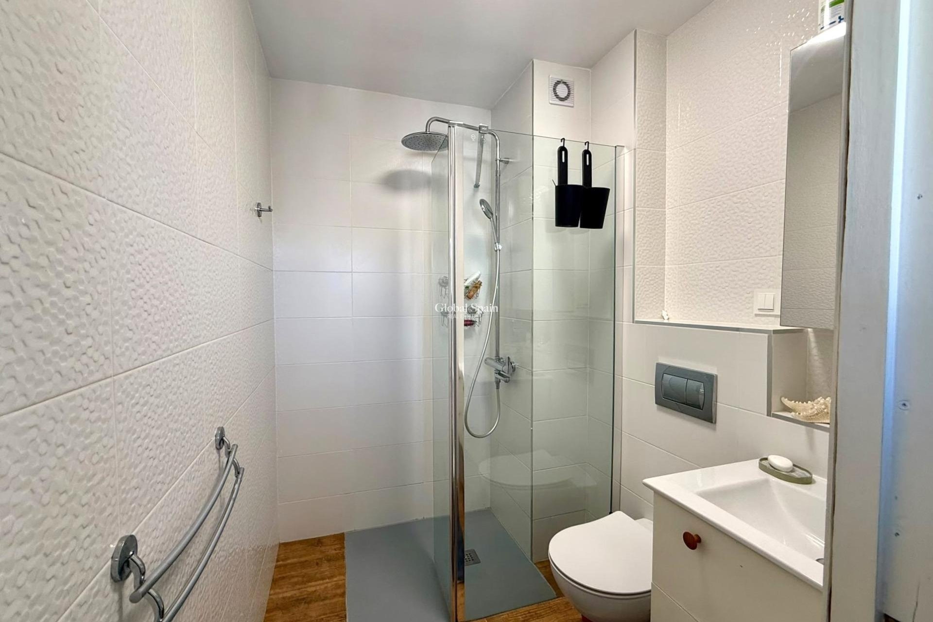 Resale - HOUSE -
TORREVIEJA - Calas blanca