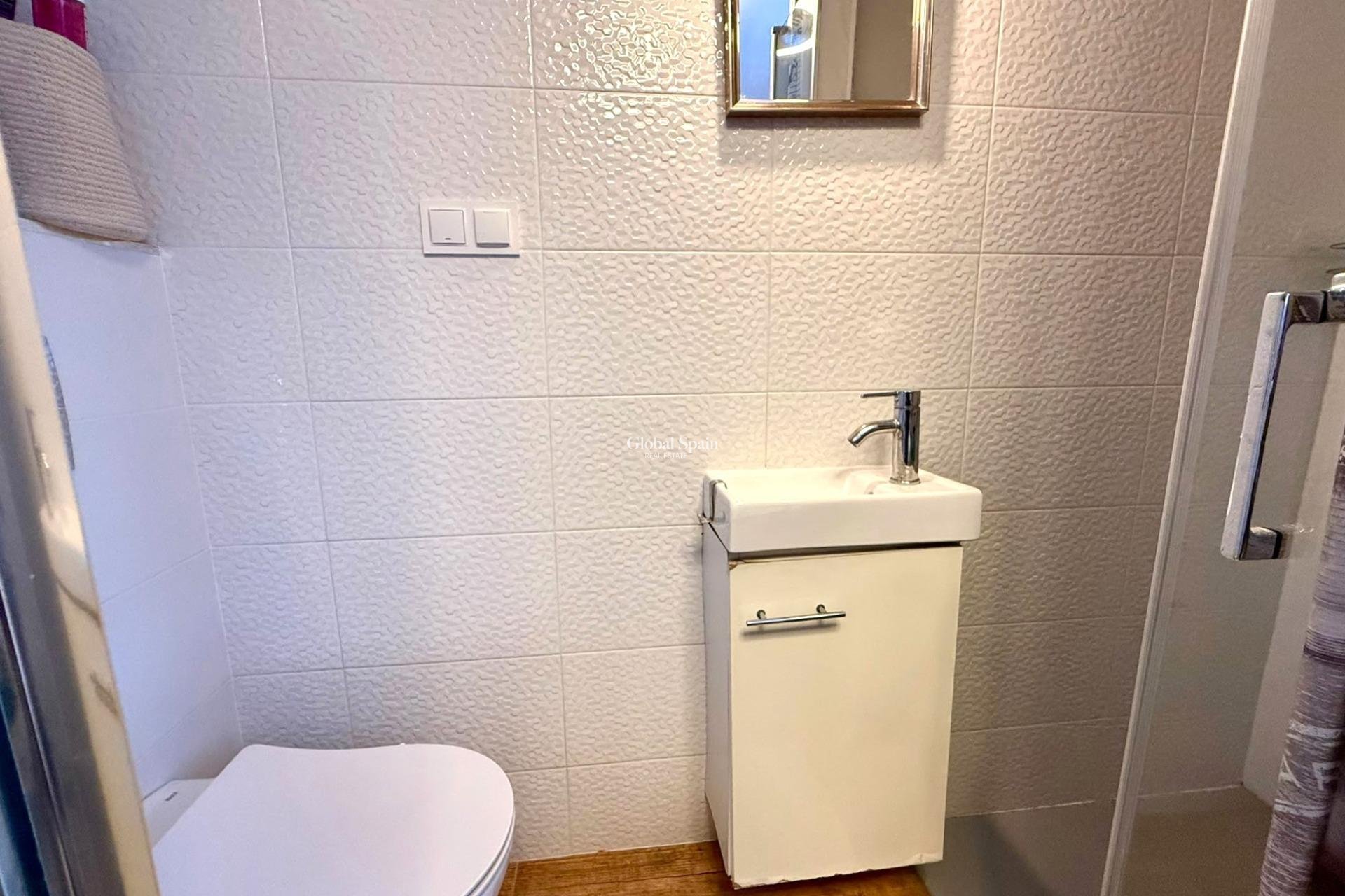 Resale - HOUSE -
TORREVIEJA - Calas blanca