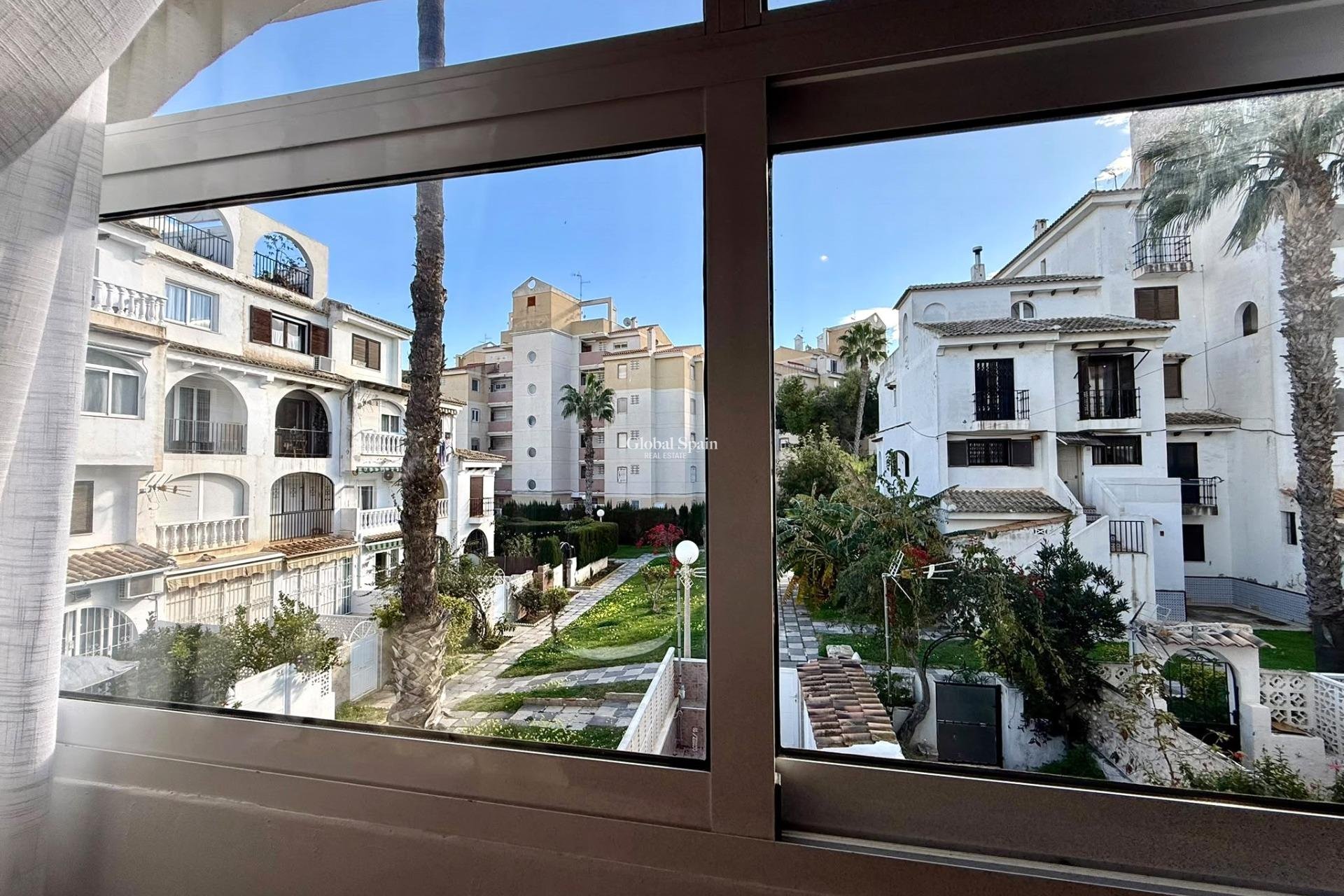 Resale - HOUSE -
TORREVIEJA - Calas blanca