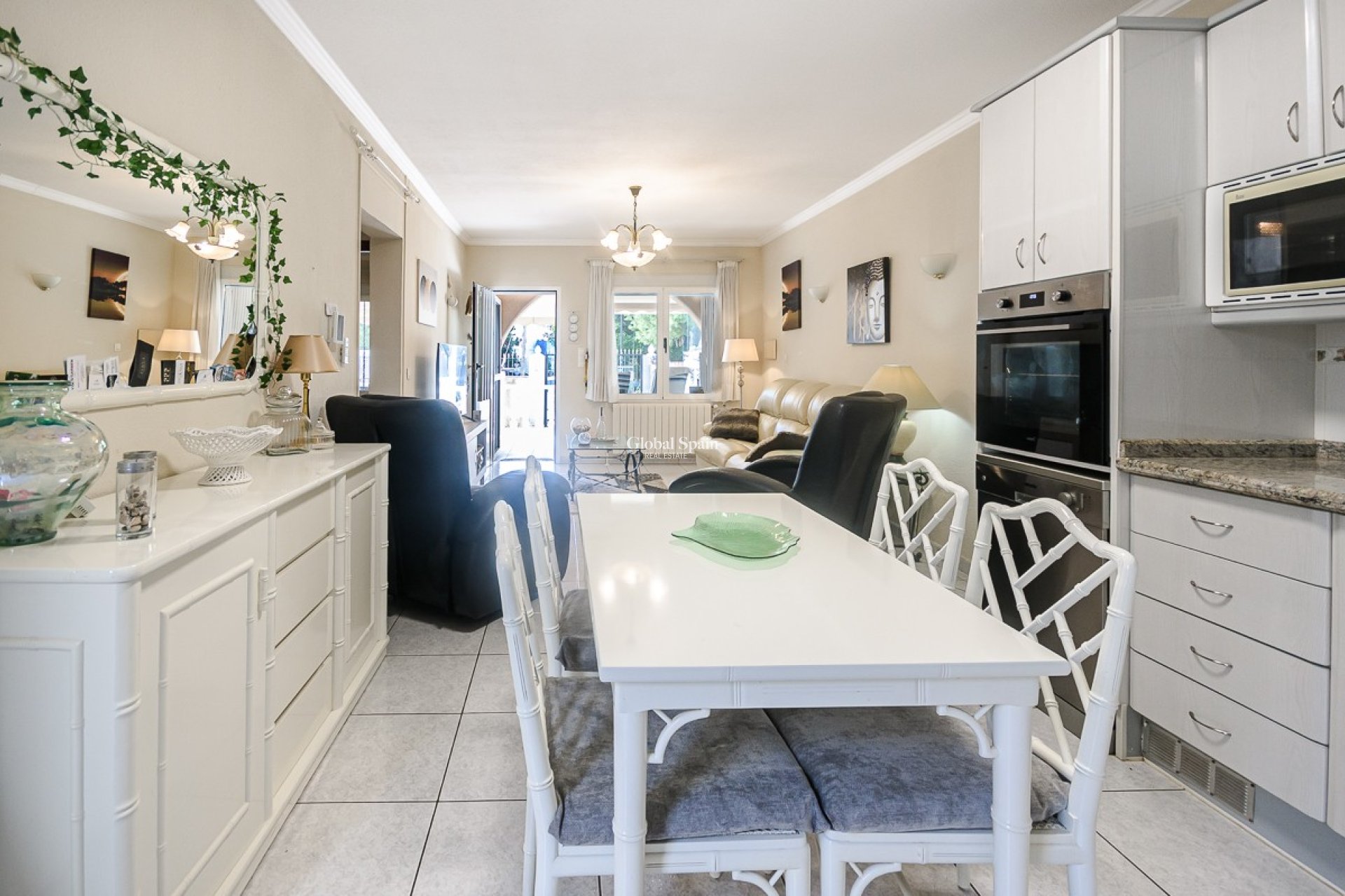 Resale - HOUSE -
TORREVIEJA - Calas Blancas