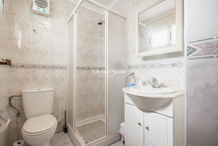 Resale - HOUSE -
TORREVIEJA - Calas Blancas