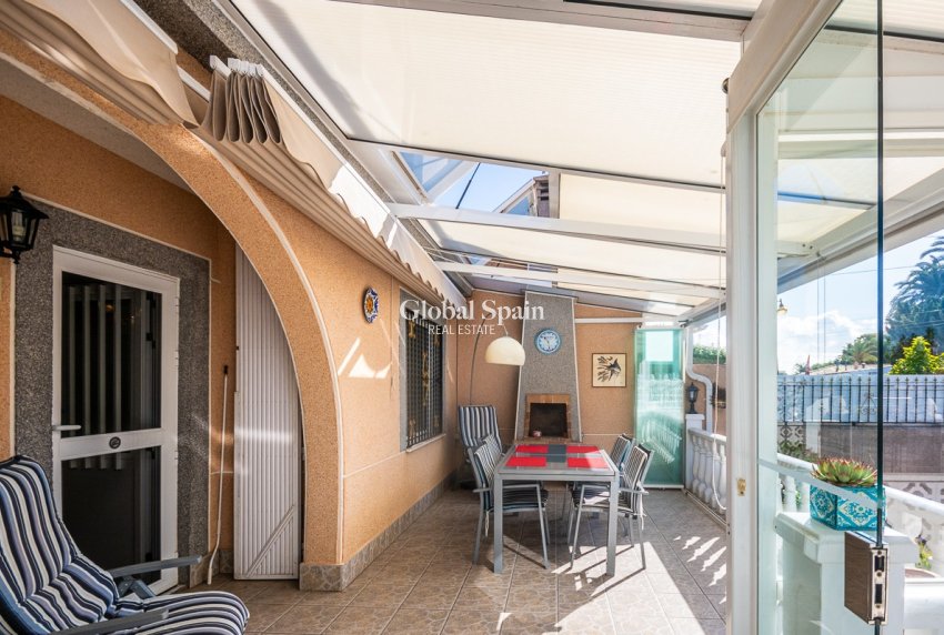 Resale - HOUSE -
TORREVIEJA - Calas Blancas