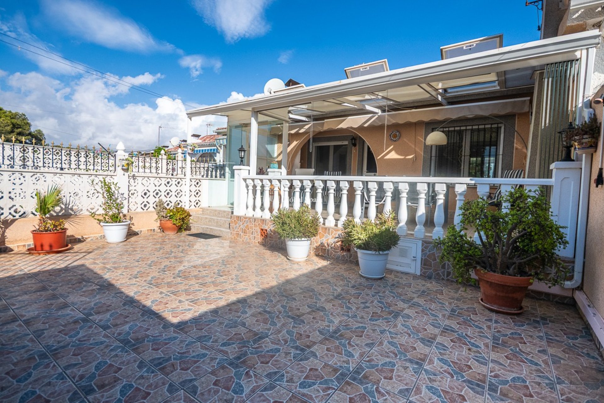 Resale - HOUSE -
TORREVIEJA - Calas Blancas