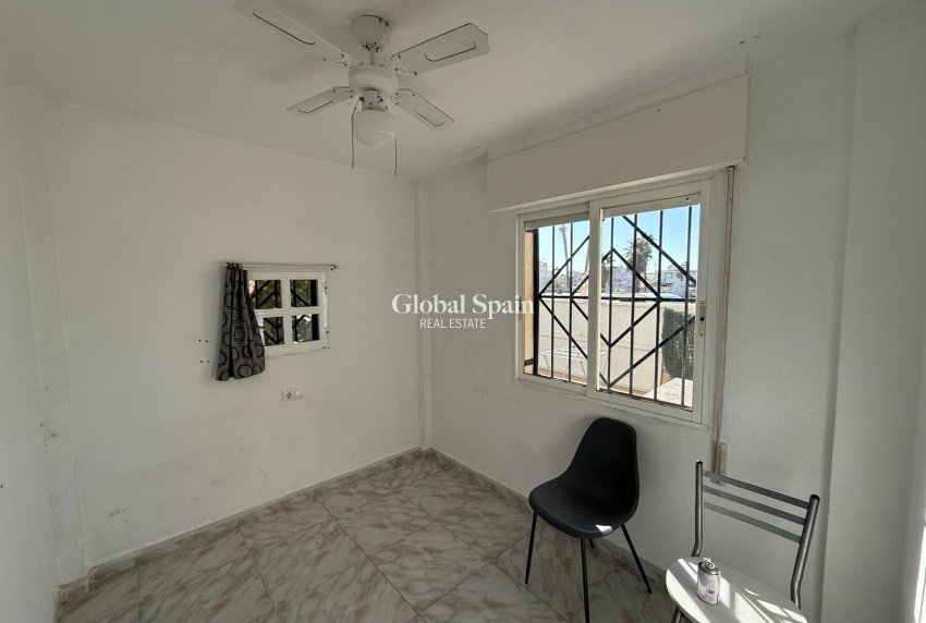 Resale - House -
TORREVIEJA - Carrefour