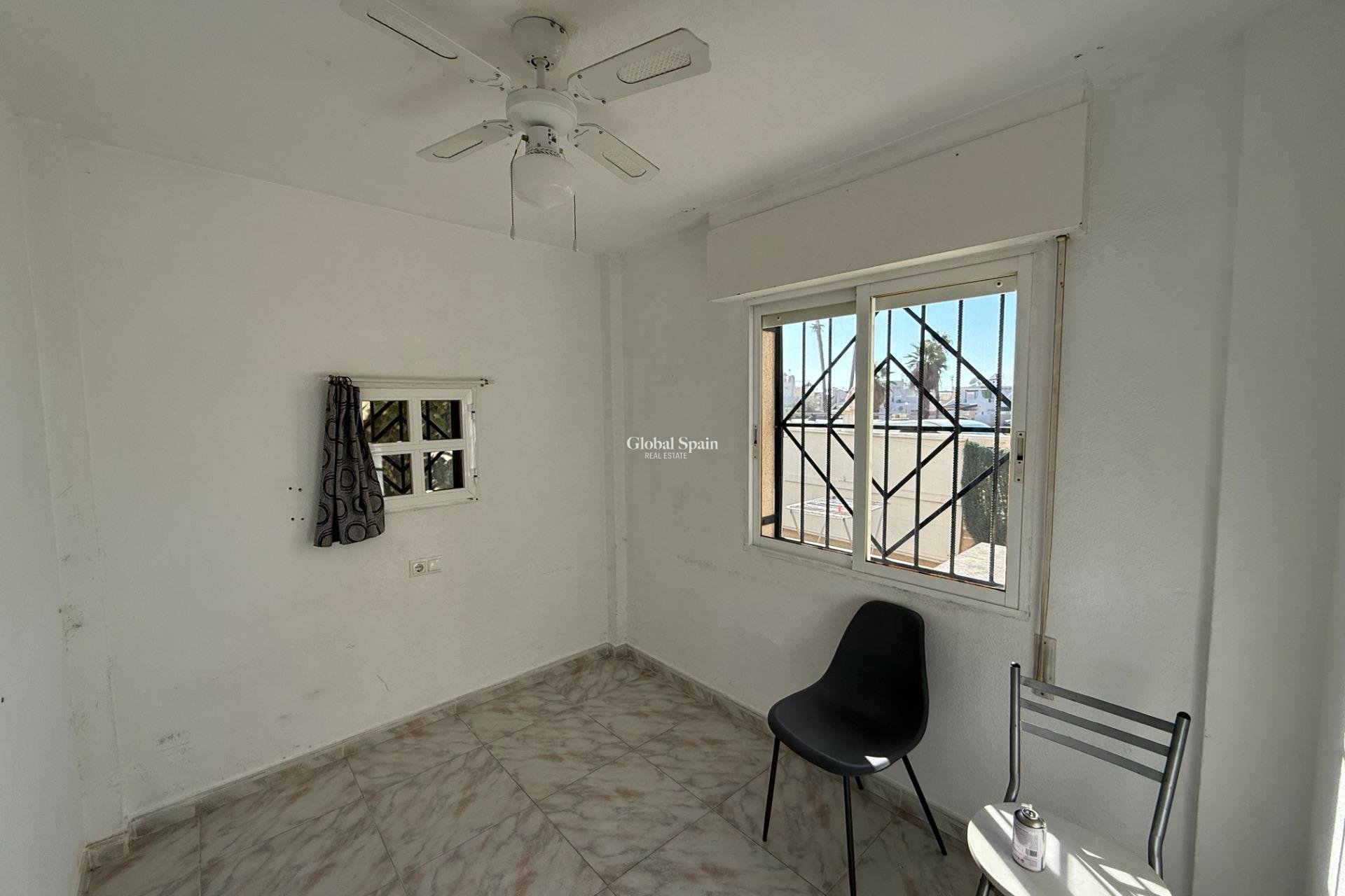 Resale - House -
TORREVIEJA - Carrefour