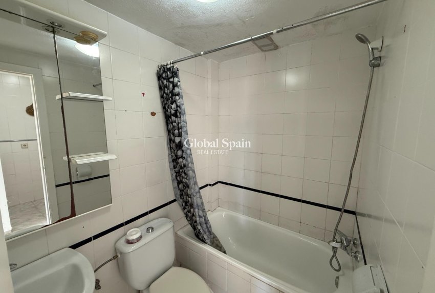 Resale - House -
TORREVIEJA - Carrefour