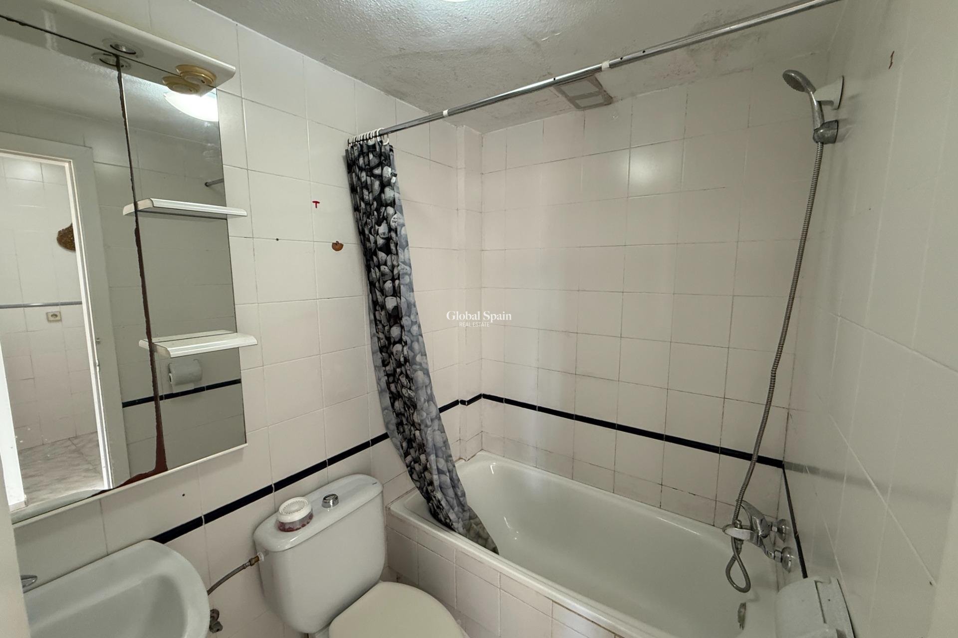 Resale - House -
TORREVIEJA - Carrefour