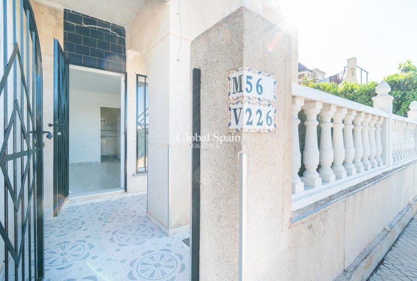 Resale - HOUSE -
TORREVIEJA - Carrefour