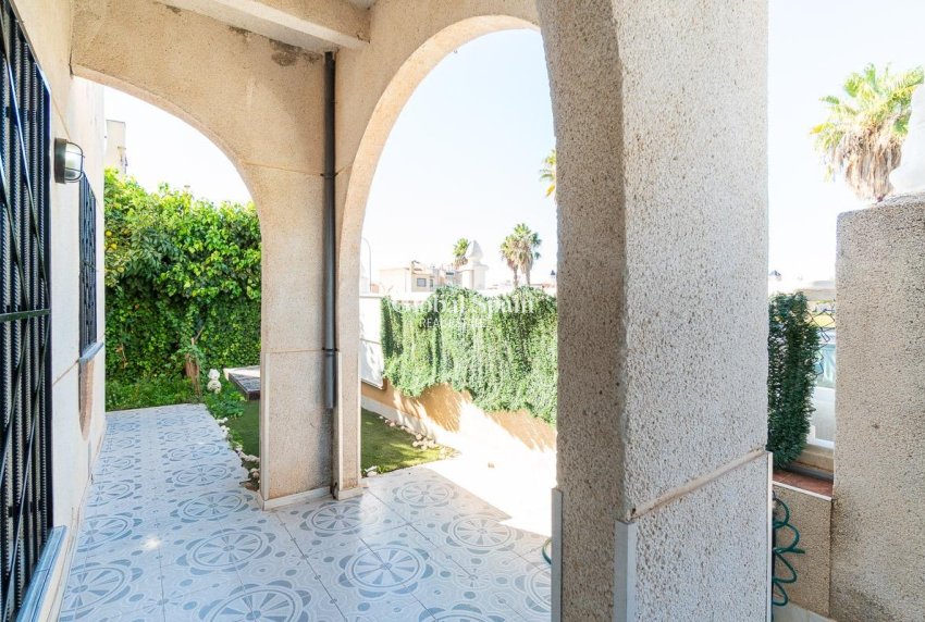 Resale - HOUSE -
TORREVIEJA - Carrefour