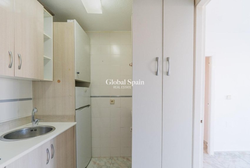 Resale - HOUSE -
TORREVIEJA - Carrefour