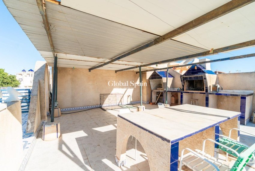 Resale - HOUSE -
TORREVIEJA - Carrefour