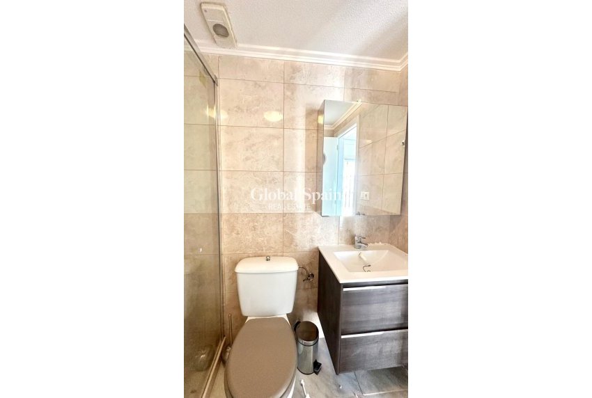 Resale - HOUSE -
TORREVIEJA - Carrefour