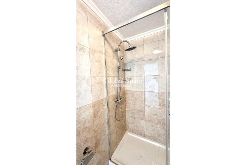 Resale - HOUSE -
TORREVIEJA - Carrefour