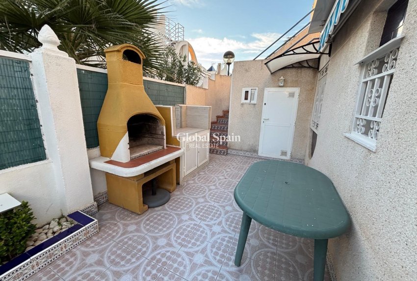 Resale - HOUSE -
TORREVIEJA - Carrefour