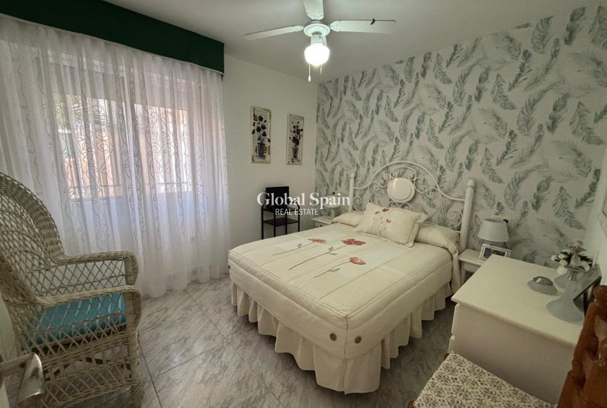 Resale - HOUSE -
TORREVIEJA - Carrefour