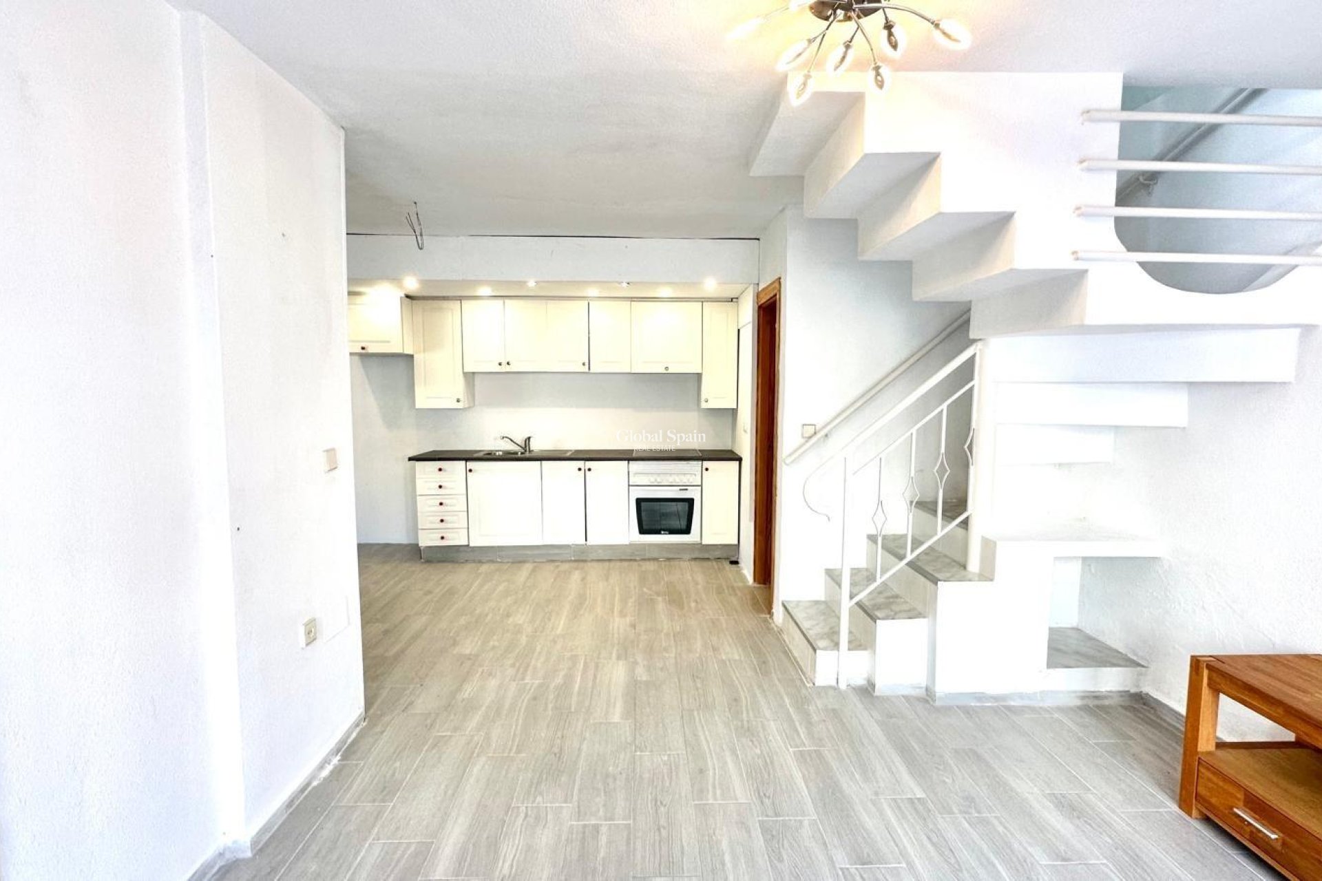 Resale - HOUSE -
TORREVIEJA - Carrefour