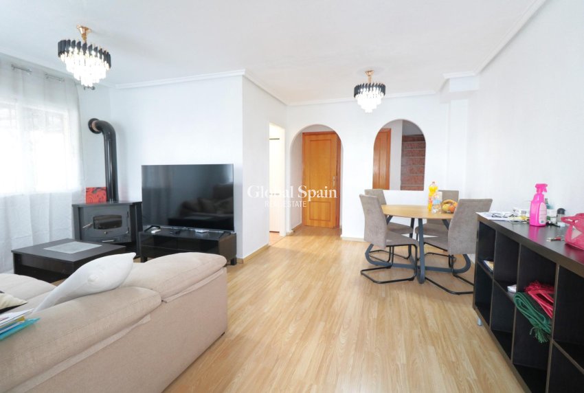 Resale - HOUSE -
TORREVIEJA - Carrefour