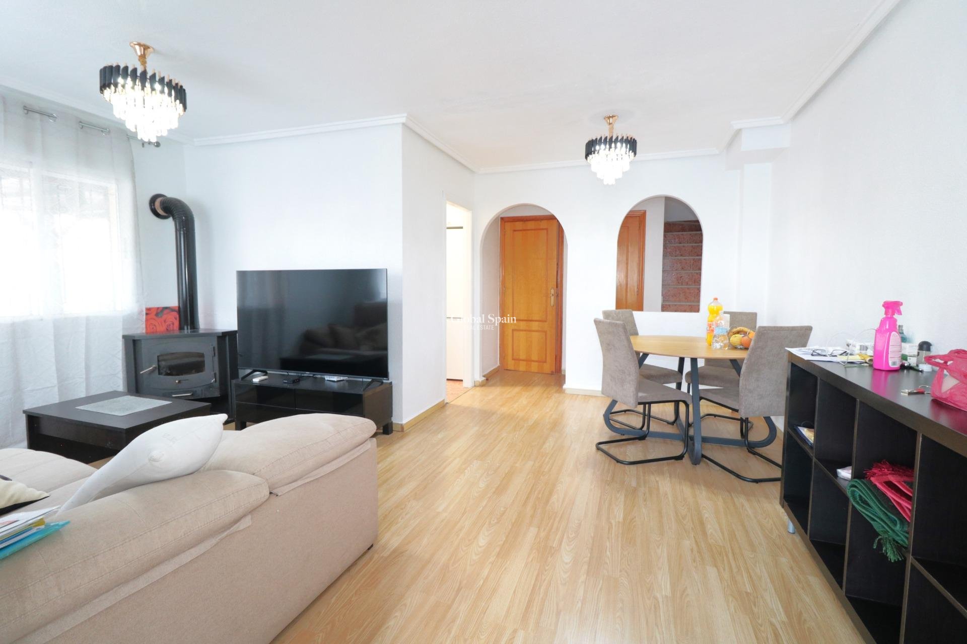 Resale - HOUSE -
TORREVIEJA - Carrefour