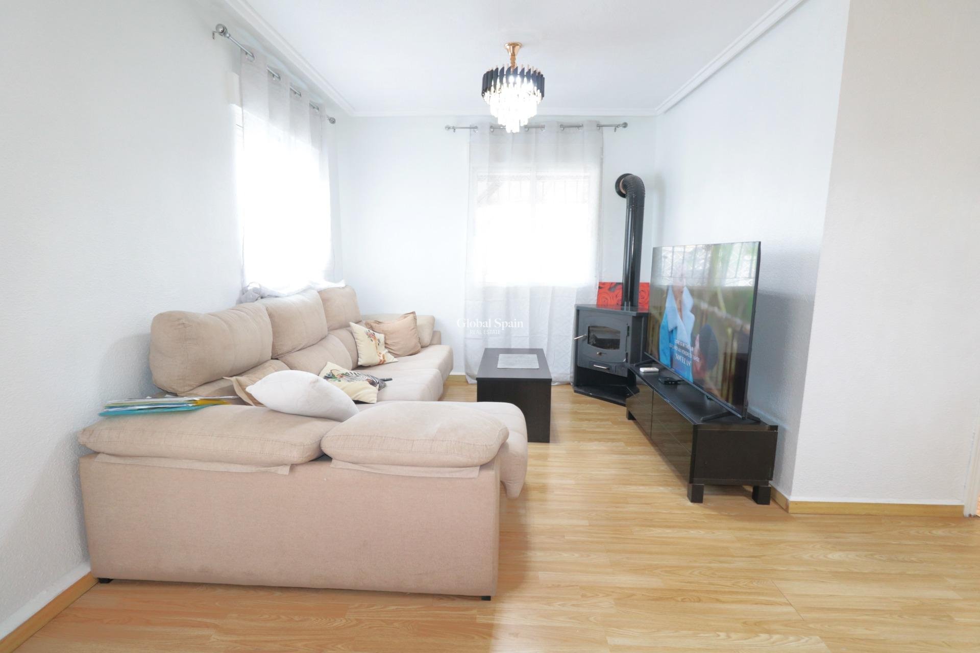 Resale - HOUSE -
TORREVIEJA - Carrefour