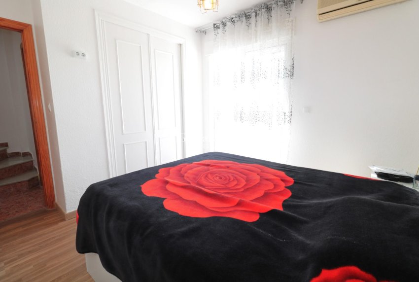 Resale - HOUSE -
TORREVIEJA - Carrefour