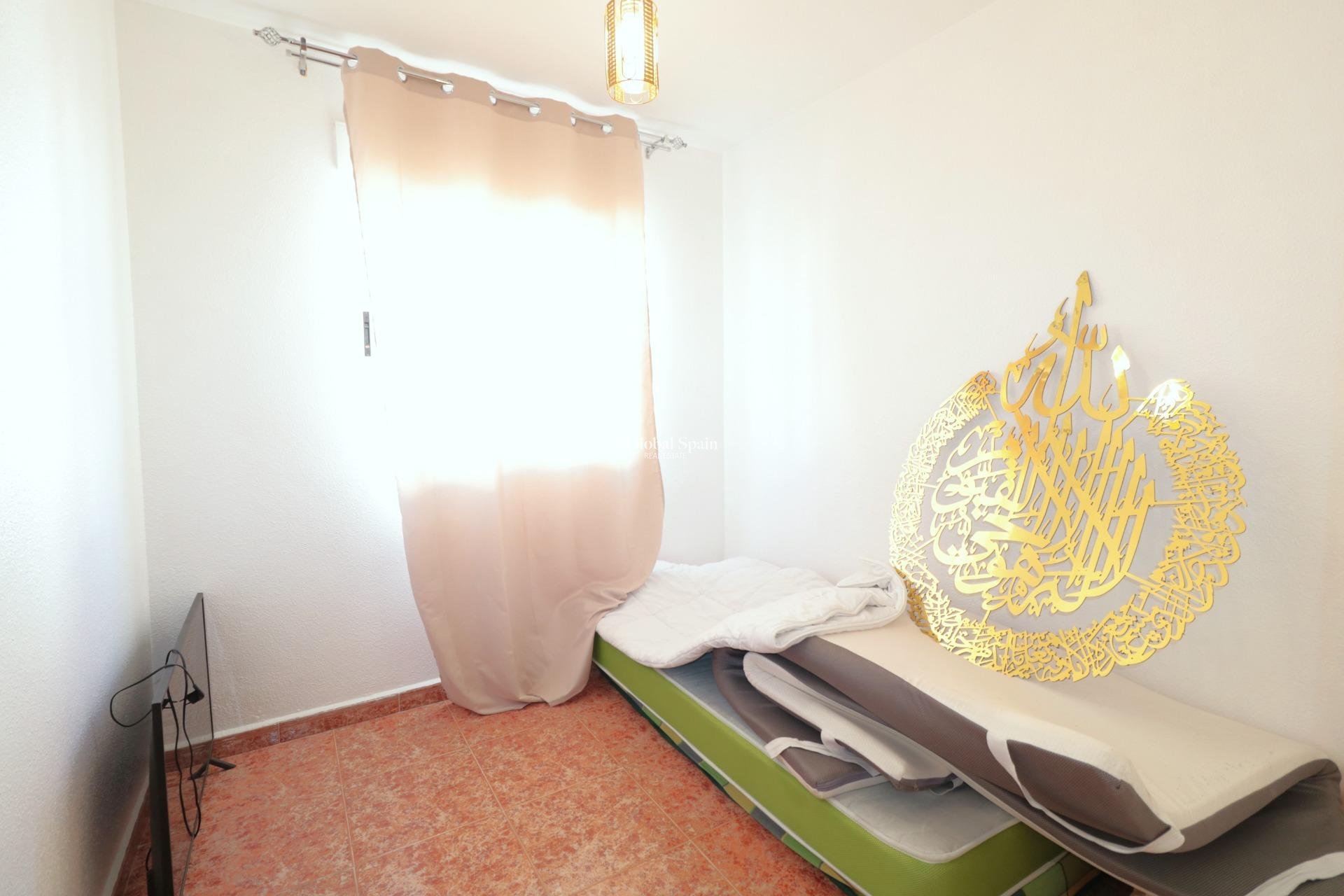 Resale - HOUSE -
TORREVIEJA - Carrefour