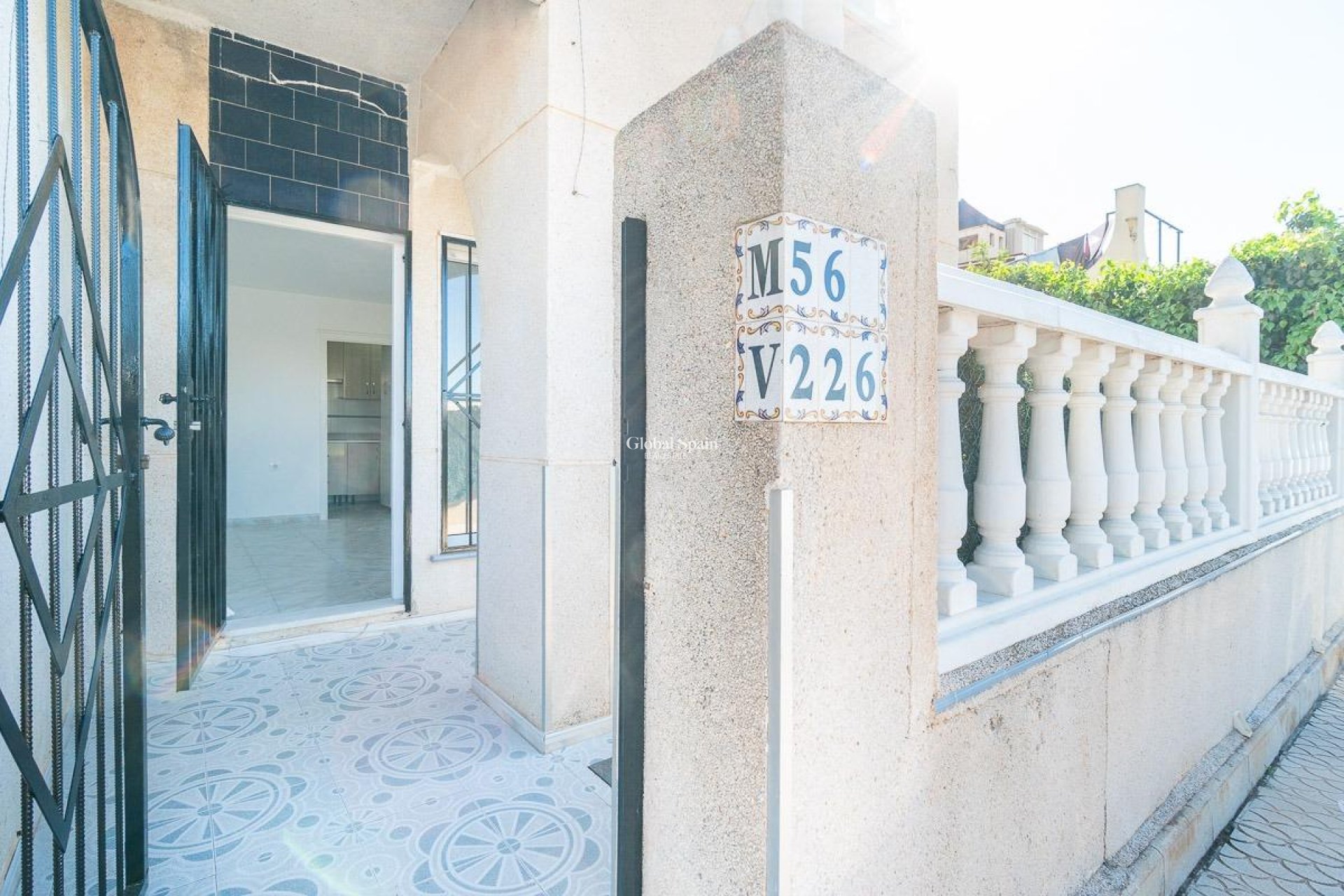 Resale - HOUSE -
TORREVIEJA - Carrefour