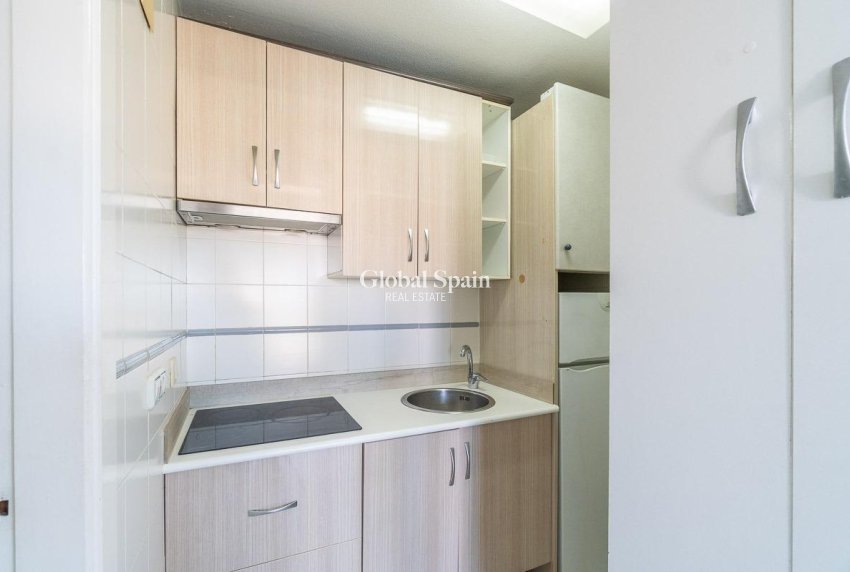 Resale - HOUSE -
TORREVIEJA - Carrefour