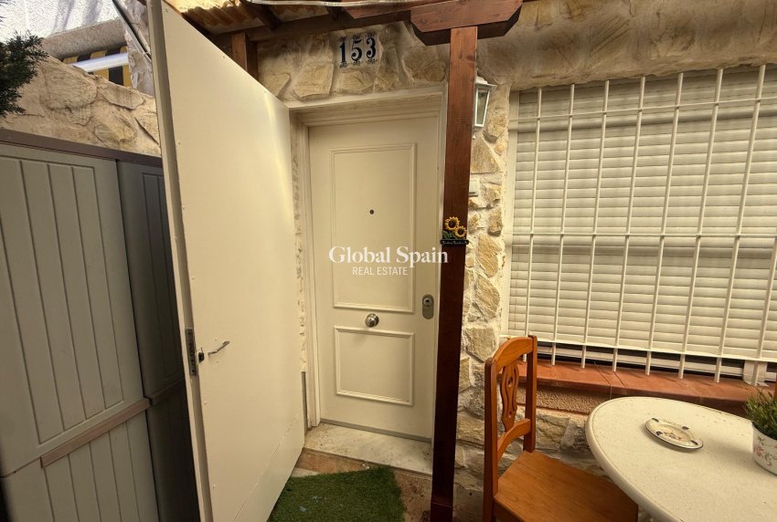 Resale - HOUSE -
TORREVIEJA - Carrefour