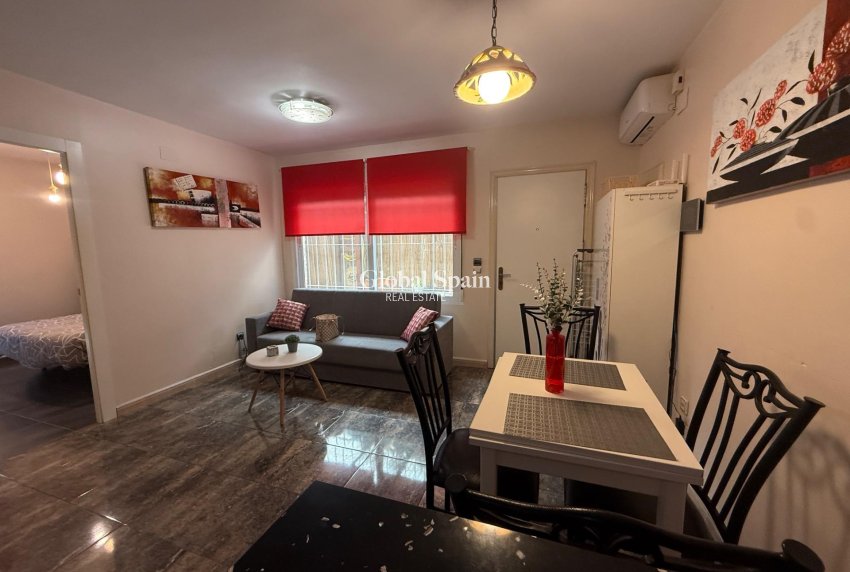 Resale - HOUSE -
TORREVIEJA - Carrefour