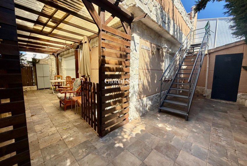 Resale - HOUSE -
TORREVIEJA - Carrefour