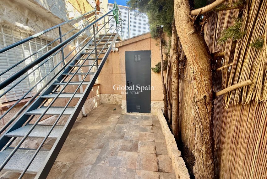 Resale - HOUSE -
TORREVIEJA - Carrefour