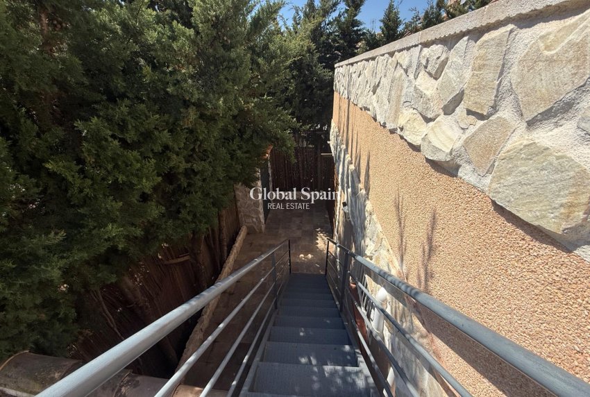 Resale - HOUSE -
TORREVIEJA - Carrefour